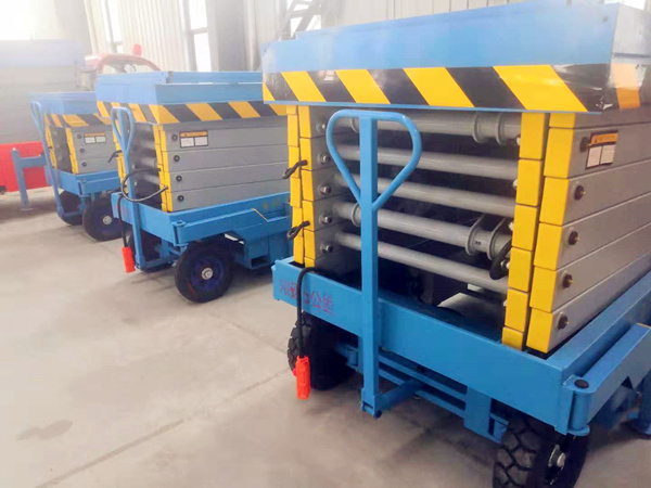 盛金機(jī)械闡述四柱式升降機(jī)在操作上的注意事項(xiàng)(圖2) \