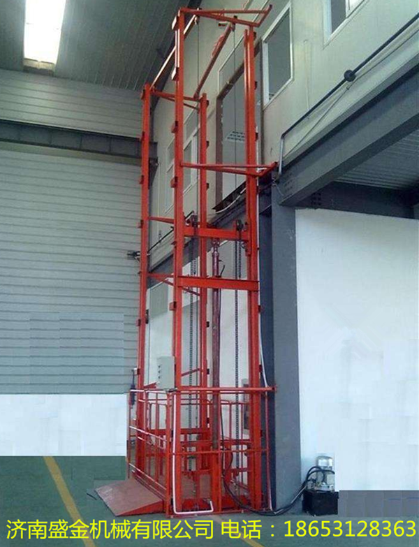 使用防爆導(dǎo)軌式升降機(jī)的好處 發(fā)布時(shí)間:2017-11-11 16:13:40   來(lái)源:濟(jì)南盛金升降平臺(tái)機(jī)械有限公司    點(diǎn)擊:49 使用防爆導(dǎo)軌升降機(jī)的好處       從近幾年的防爆導(dǎo)軌式升降(圖1) \