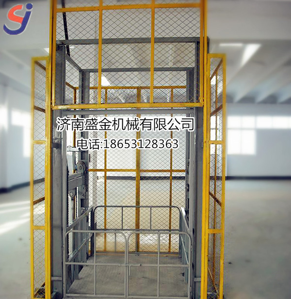 使用防爆導(dǎo)軌式升降機(jī)的好處 發(fā)布時(shí)間:2017-11-11 16:13:40   來(lái)源:濟(jì)南盛金升降平臺(tái)機(jī)械有限公司    點(diǎn)擊:49 使用防爆導(dǎo)軌升降機(jī)的好處       從近幾年的防爆導(dǎo)軌式升降(圖3) \